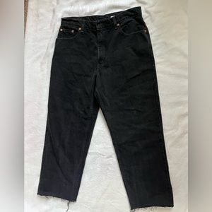 Black Levi’s Relaxed Tapered Fit, women’s large